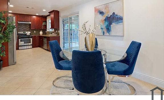 5th image of 2618 Pendragon Ln #1