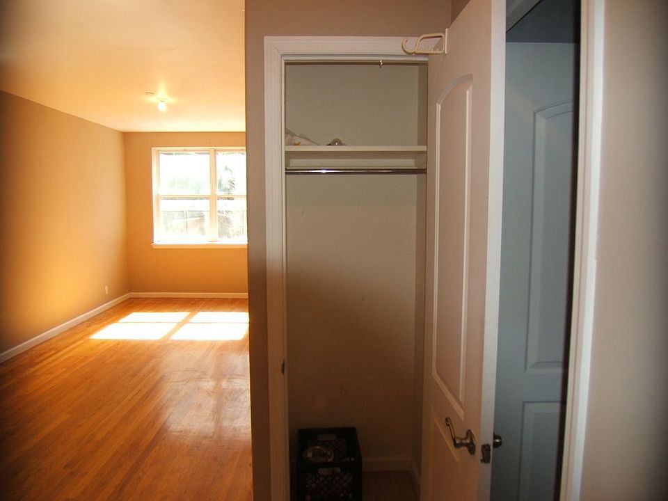 1st image of 176 Kosciusko St APT 1A
