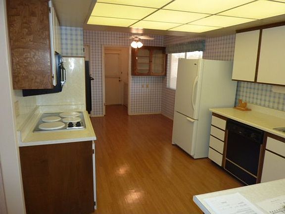 5th image of 10632 W Meade Dr