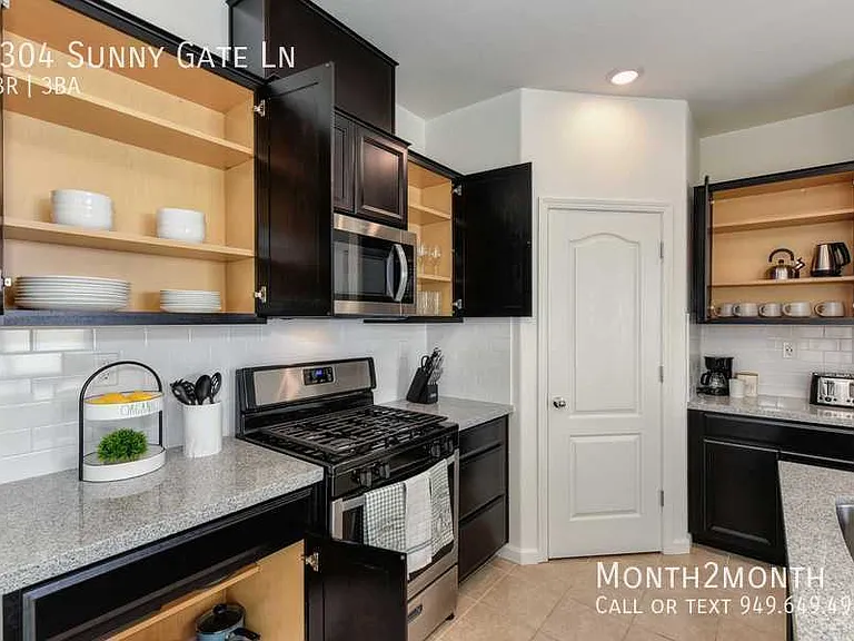 3304 Sunny Gate Ln — Photo 11