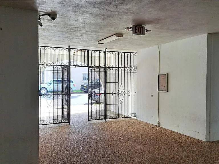 1418 Beech Ave #3 — Photo 3