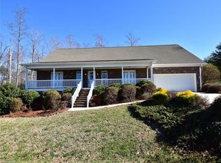 910 Eastshore Cir, Stokesdale, NC 27357