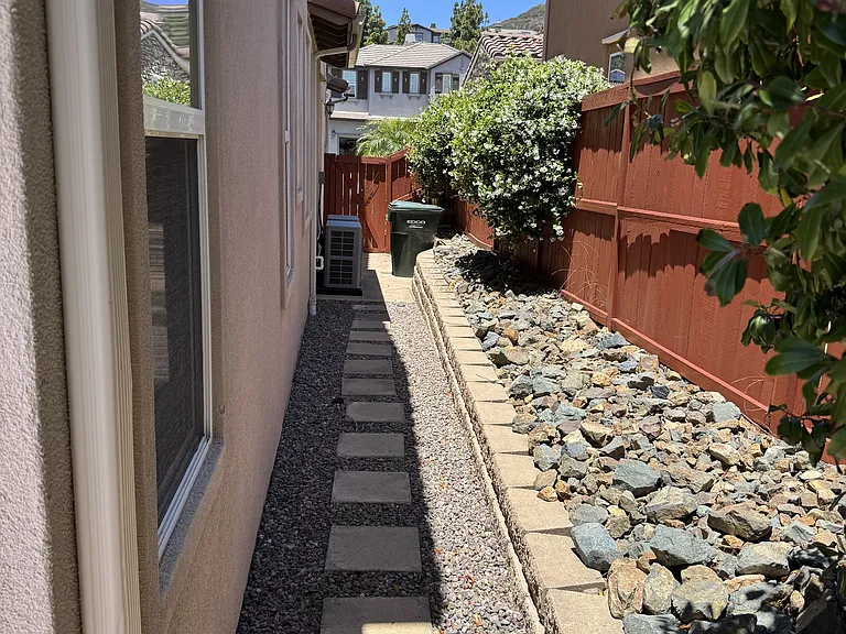 851 Antilla Way — Photo 40