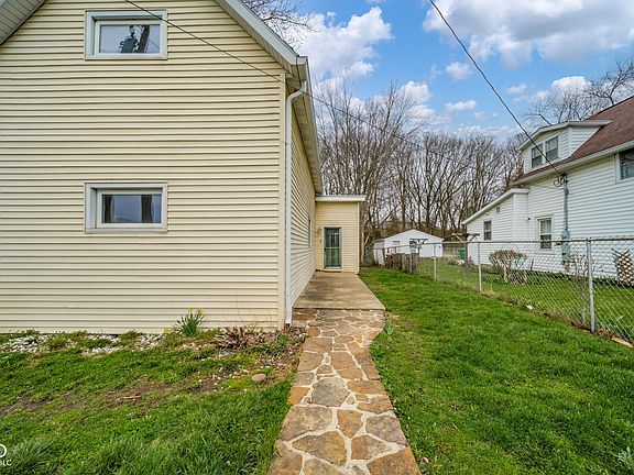 2nd image of 600 Spring St