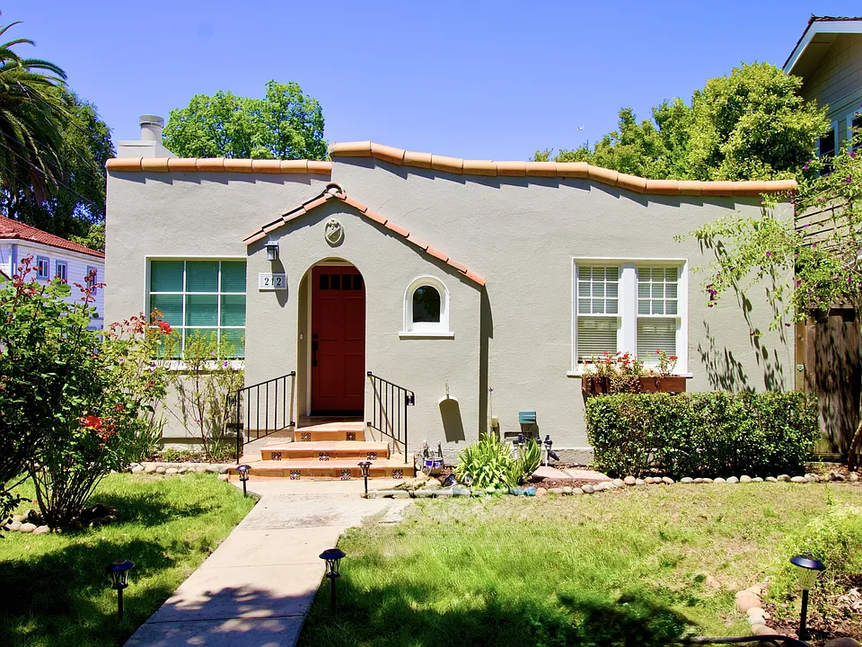 212 Gilbert Ave