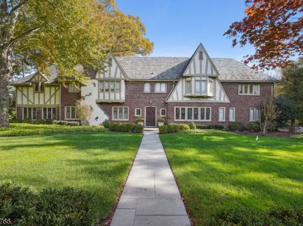 34 Delbarton Dr, Millburn Twp., NJ 07078