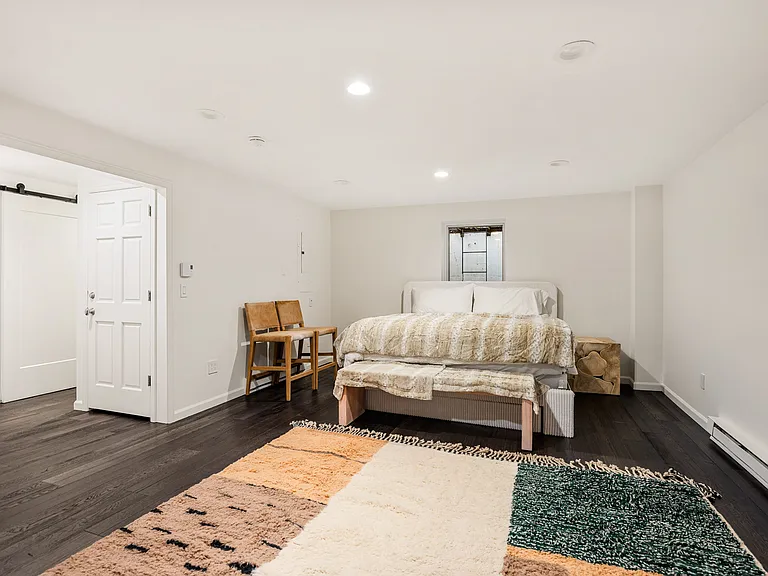 222 W Hopkins Ave — Photo 14
