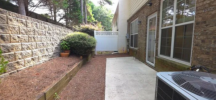 561 Woodland Park Ter — Photo 18