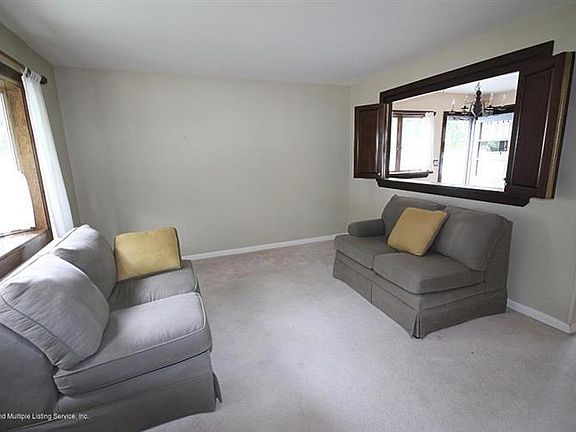 3rd image of 251 Winchester Ave