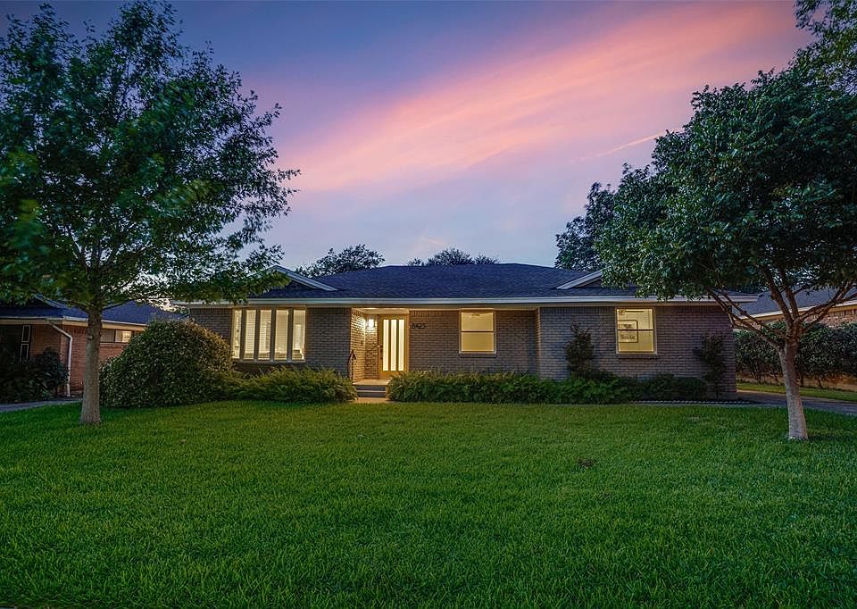 1st image of 8423 Sweetwood Dr
