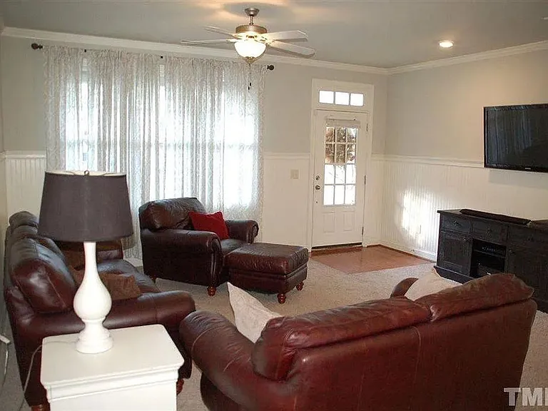 109 Windy Creek Ln — Photo 5