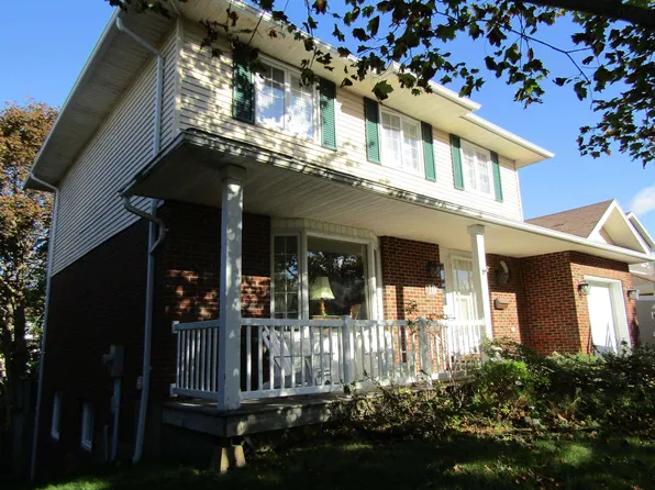 10 Amberwood Ct, Halifax, NS B3M 3X7