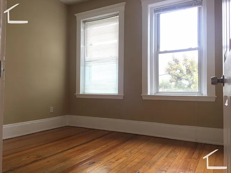4 Litchfield St #2L — Photo 4