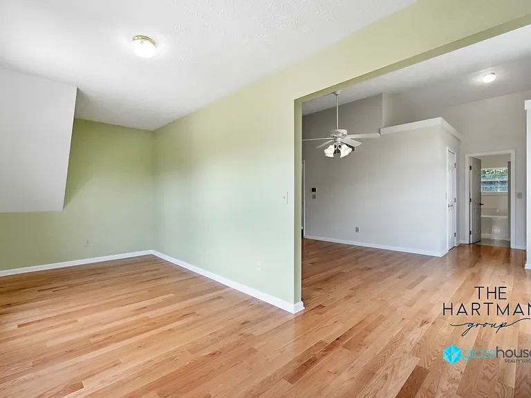 990 Mistic Ln — Photo 32