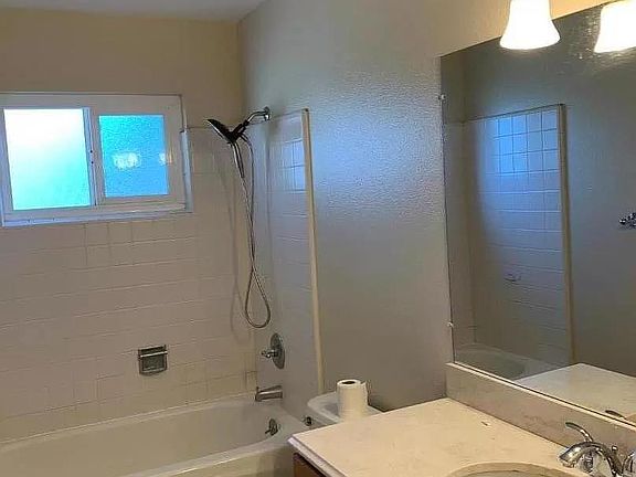 3rd image of 1614 Benton Ct