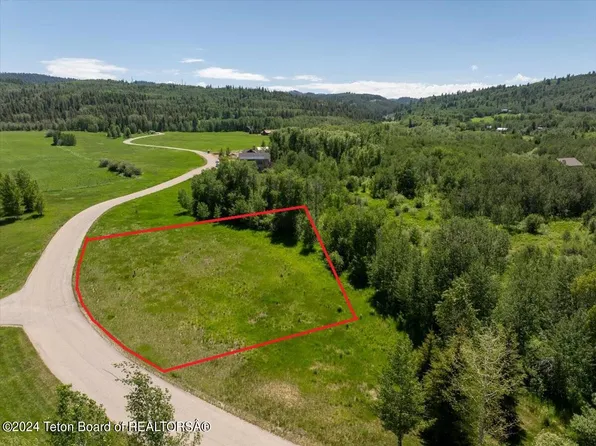 9680 Hiddenwaters Ln, Victor, ID 83455