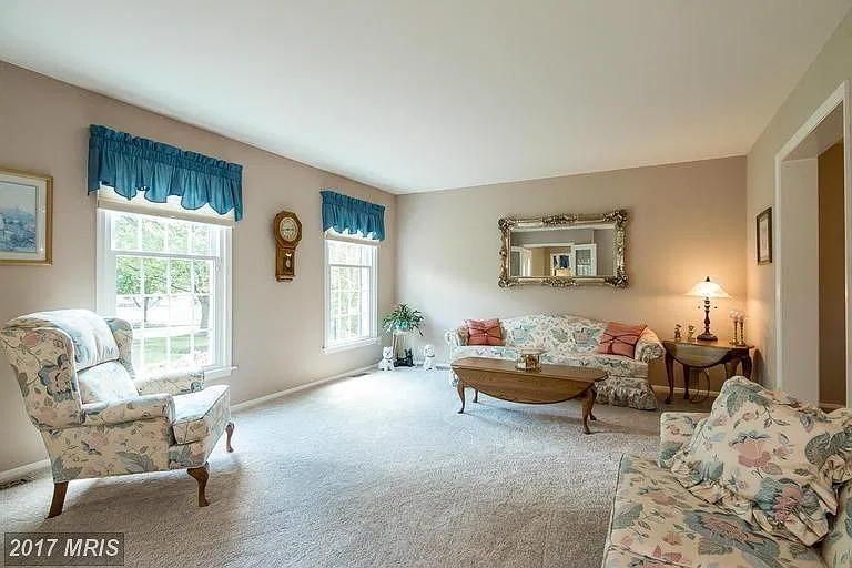 4 bed, 3.5 bath, 3980 sqft, $4,350 — Photo 4