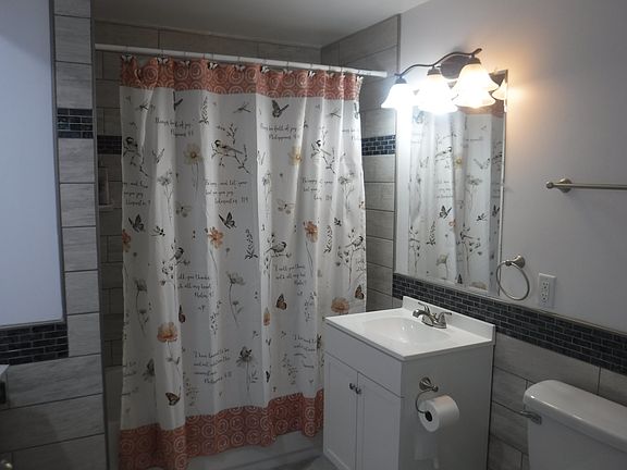5th image of 416 Salem Ave #2E