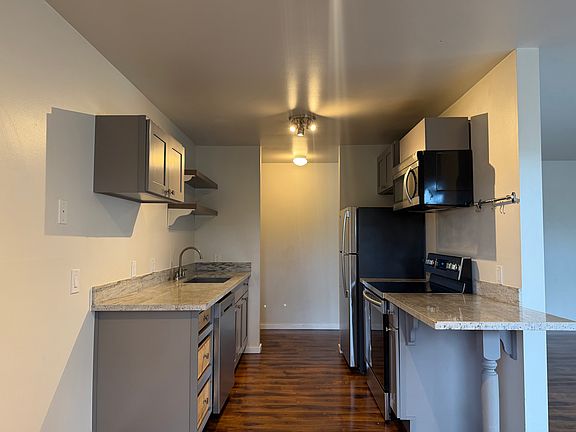 4th image of 510 NE 98th St APT 102