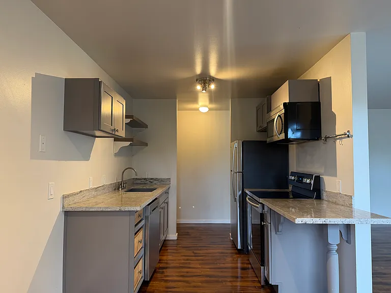 510 NE 98th St #102 — Photo 4