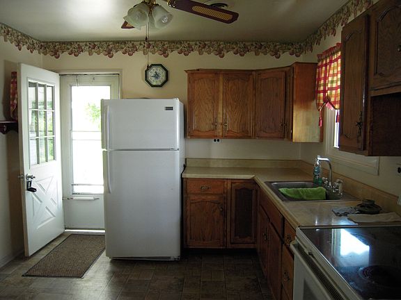 4th image of 51 Gary Ln