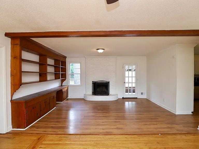 1912 Dominion Dr — Photo 12