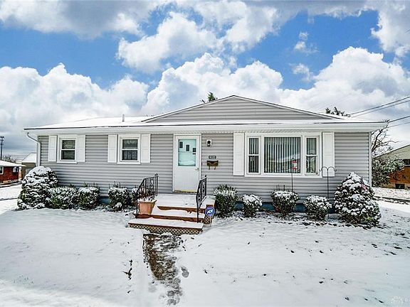 4th image of 2064 Hillsdale Ave