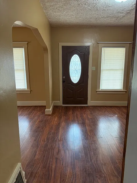 3 bed, 1.5 bath, 1168 sqft, $1,450 — Photo 3