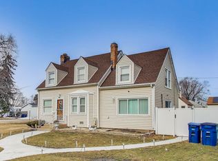 150 Country Club Dr, Northlake, IL 60164