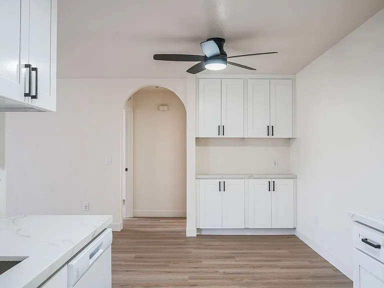 Sycamore Hills Village Apartments — Photo 17
