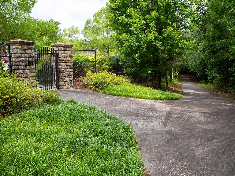 Walton Lakes — Photo 16