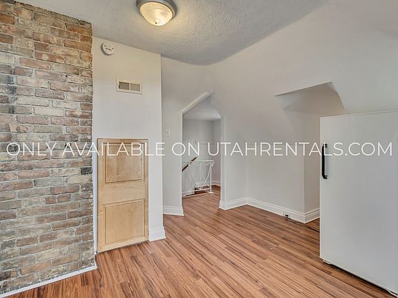 5th image of 1040 E 200 S APT 3