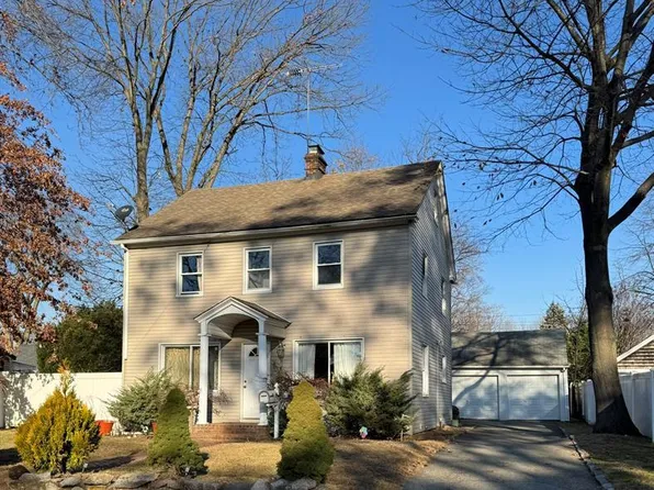 187 Castle Avenue, Westbury, NY 11590