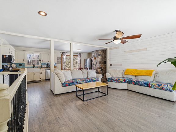 3rd image of 651 Leighton Rd