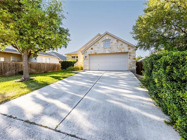 3509 Pine Needle Cir — Photo 2