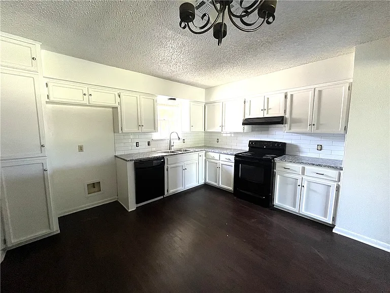 3001 Latour Pl — Photo 5