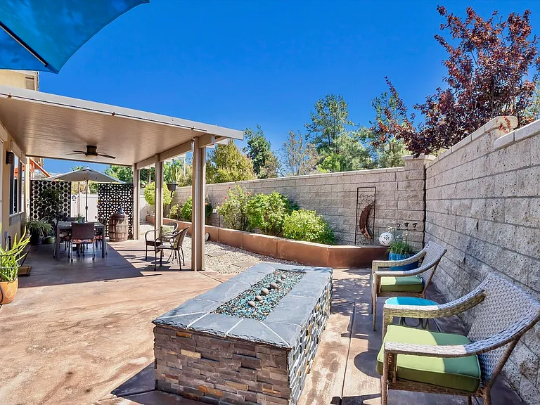 McCartney Dr — Photo 8