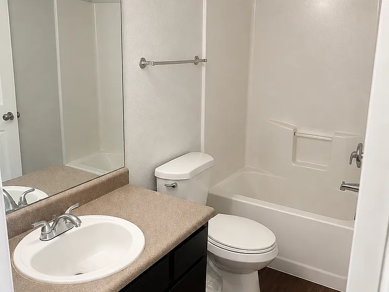 Southland Apartments — Photo 32
