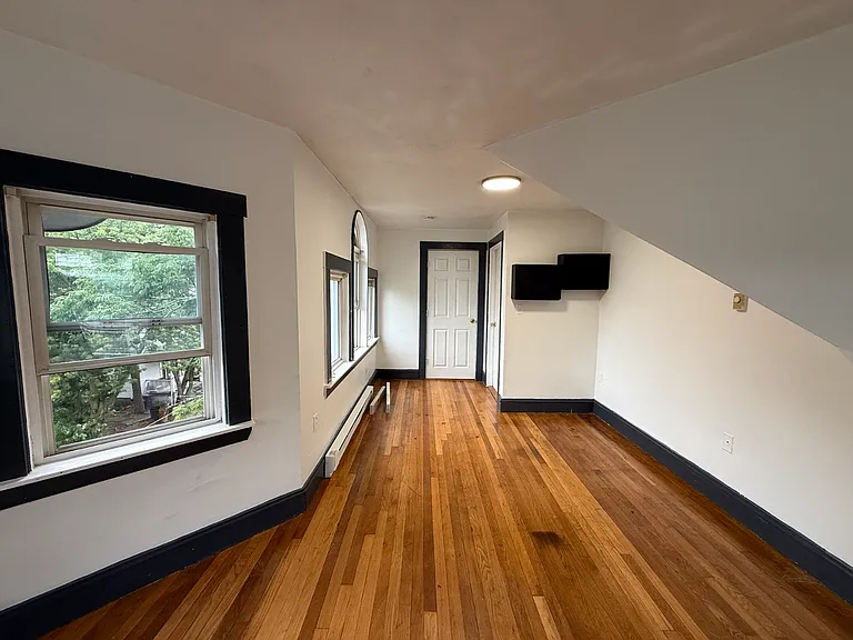 107 Bloomfield St #3 — Photo 8