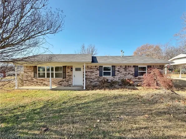 1101 NW 9th St, Stigler, OK 74462