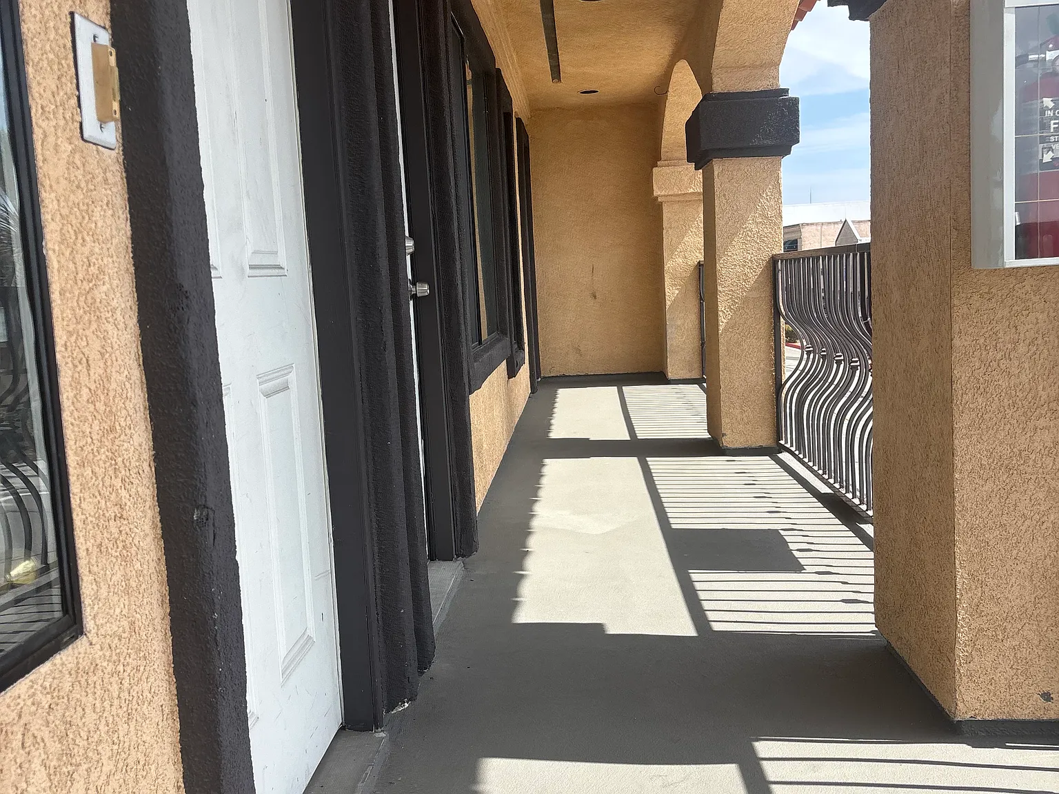 2 bed, 950 sqft, $2,500 — Photo 3