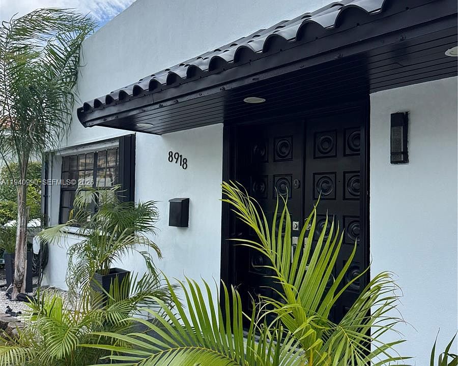 1st image of 8918 Harding Ave