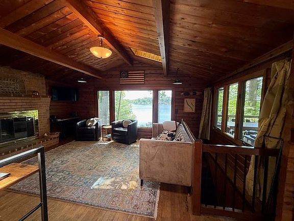 4th image of 603 N Lakeshore Dr