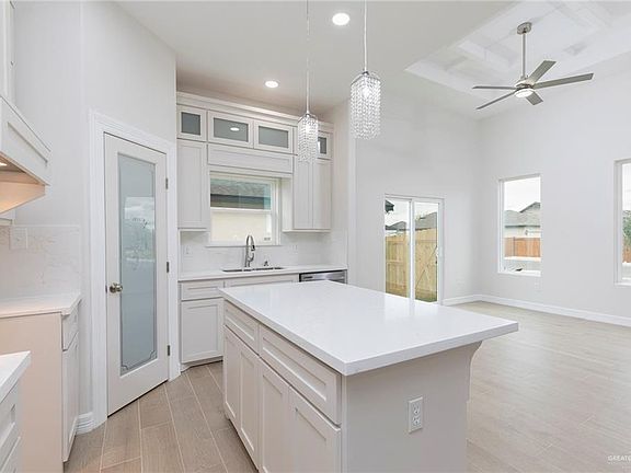 4th image of 2405 Northgate Ln