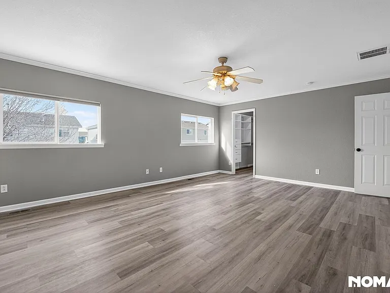 454 E 77th Pl — Photo 16
