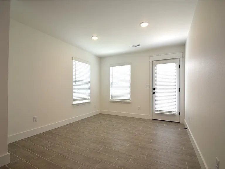 2071 Bluestem Dr — Photo 6