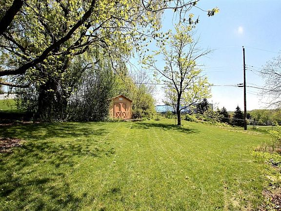 5th image of 725 Greenmeadow Dr