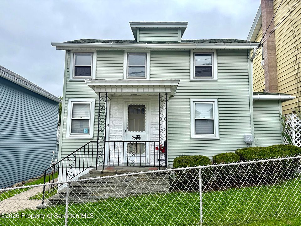 1st image of 619 Hickory St