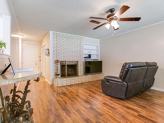 4th image of 3214 Tanglewood Dr
