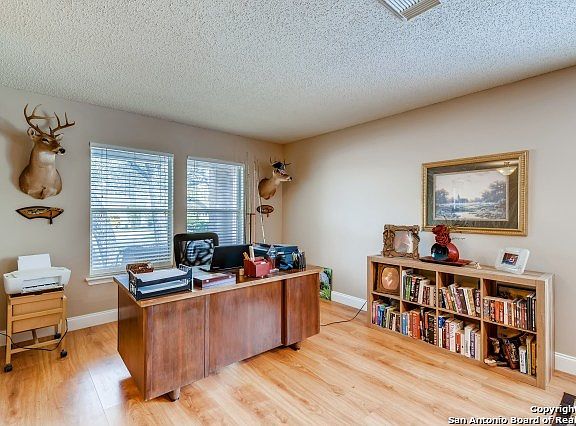 2nd image of 11806 Brandon Oaks